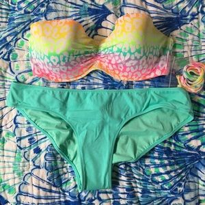 NWOT Victoria’s Secret bikini